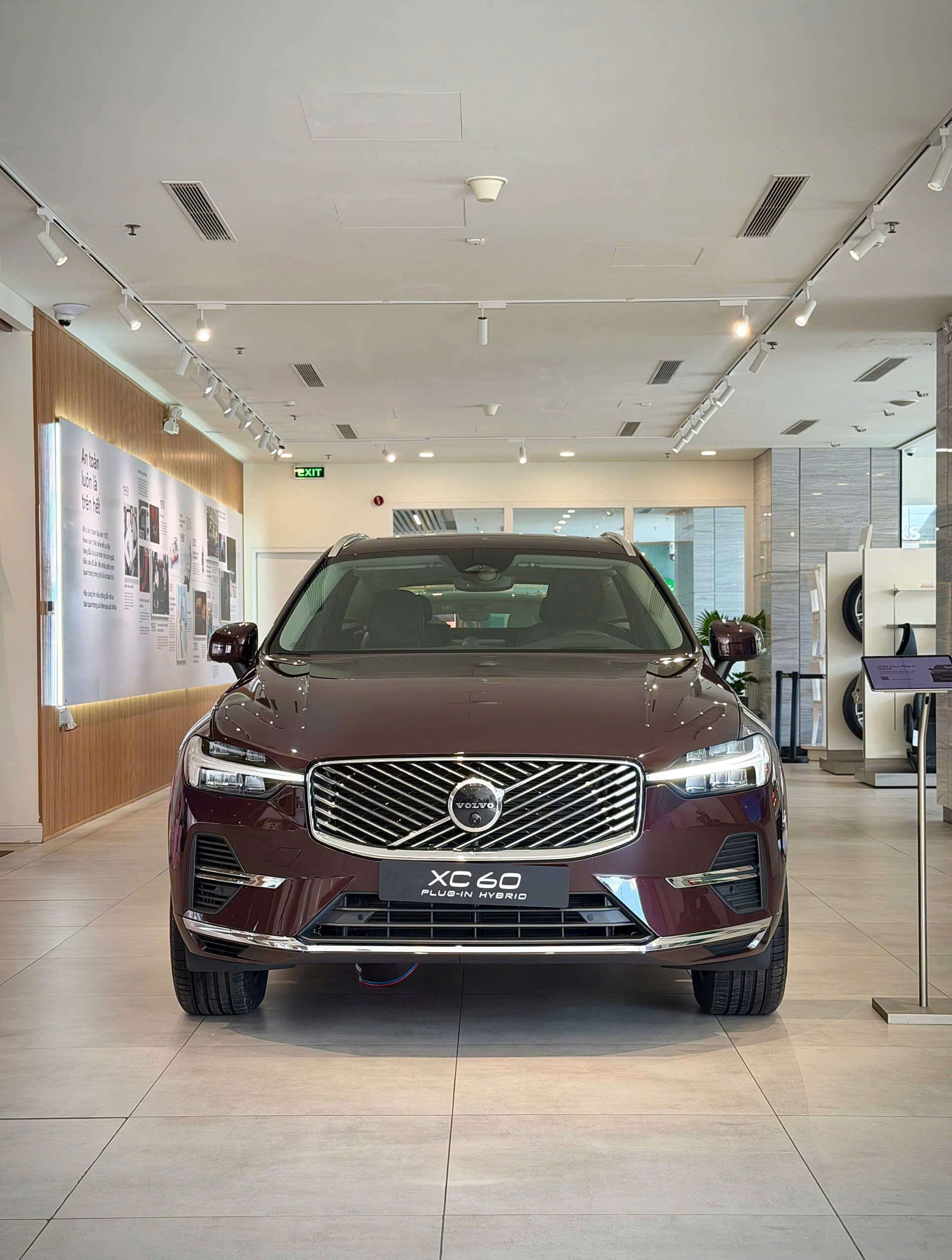 XC60 Plug-in Hybrid model 2027