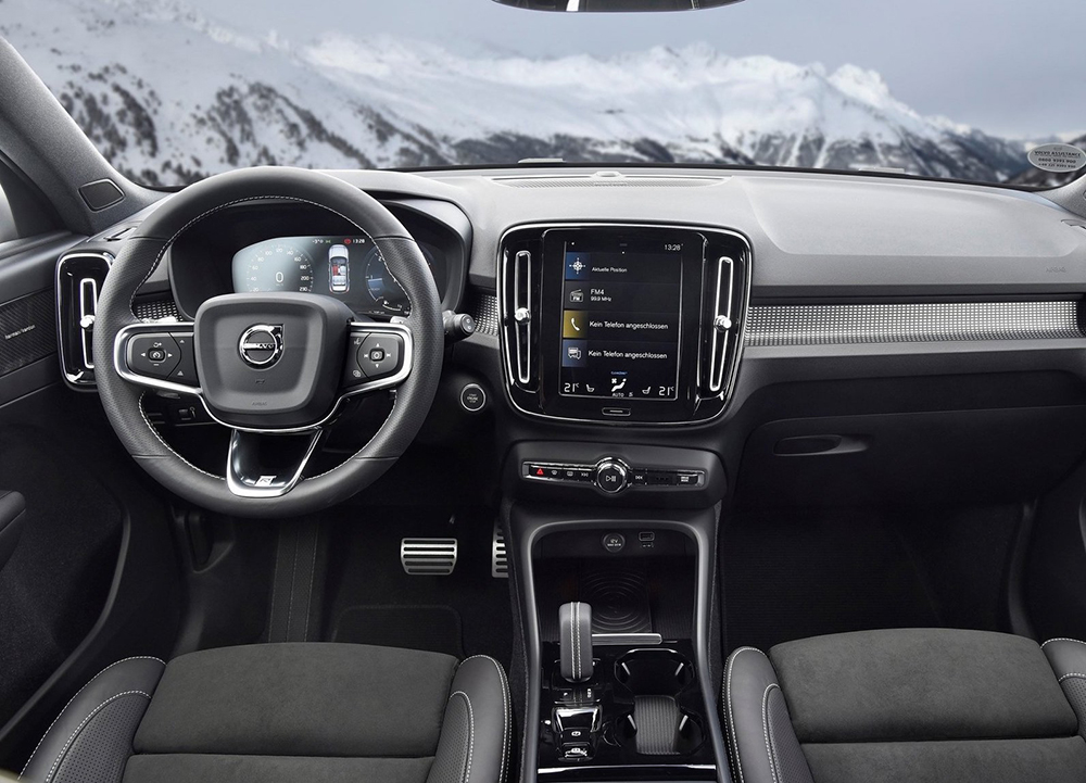 Volvo XC40 Có Phải Là Lựa Chọn Hoàn Hảo Cho Người Trẻ?