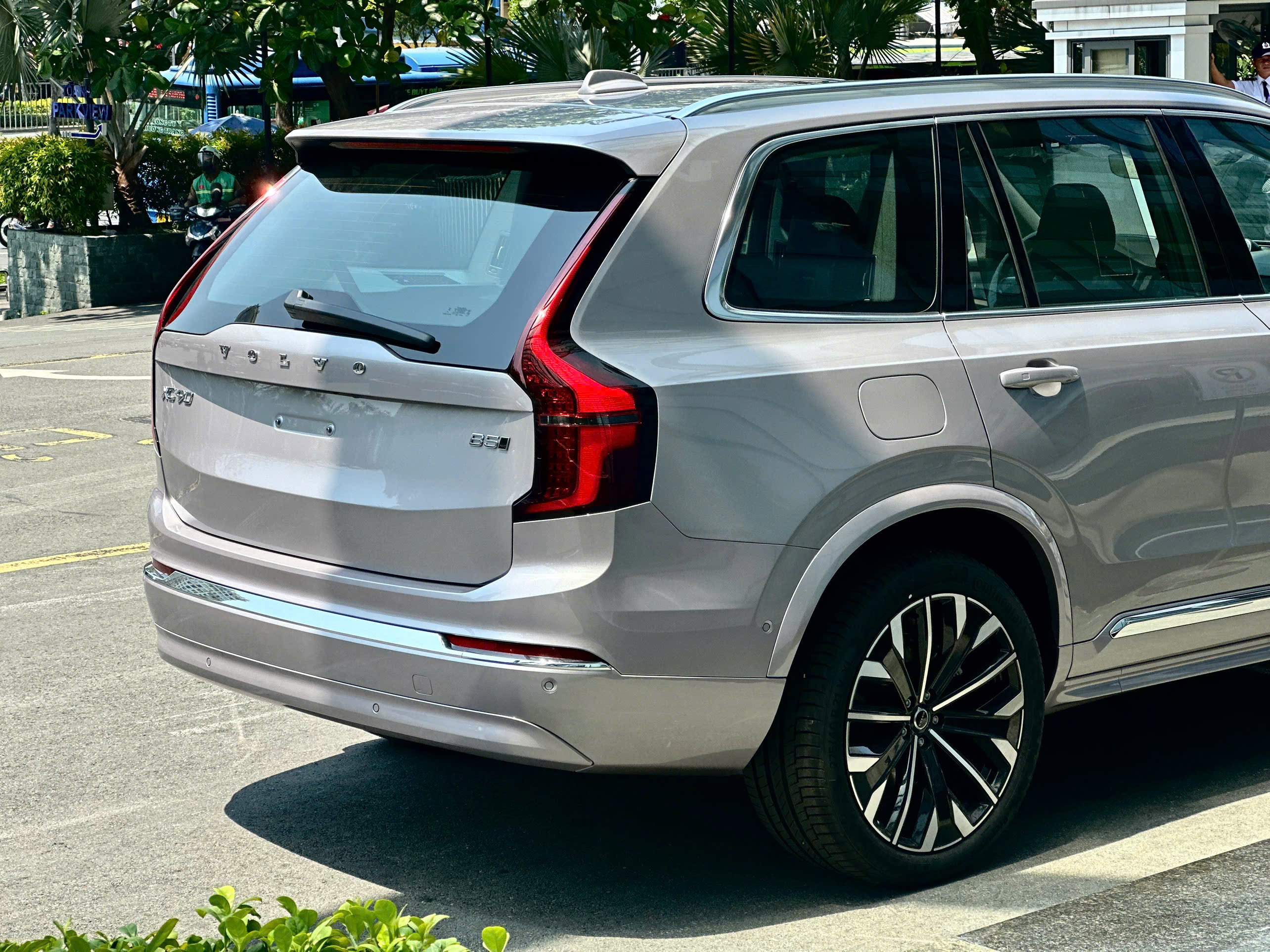 Xe Volvo XC90 Ultra So Với SUV Cùng Phân Khúc Có Điều Gì Khác Biệt?