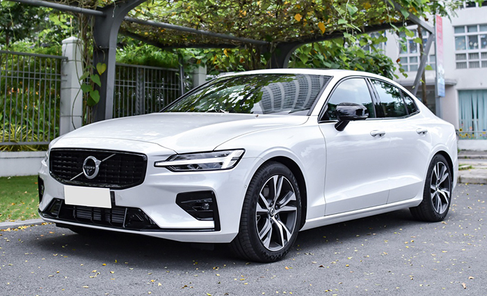 Những Mẫu Xe Volvo Cũ Nổi Bật Bạn Nên Cân Nhắc