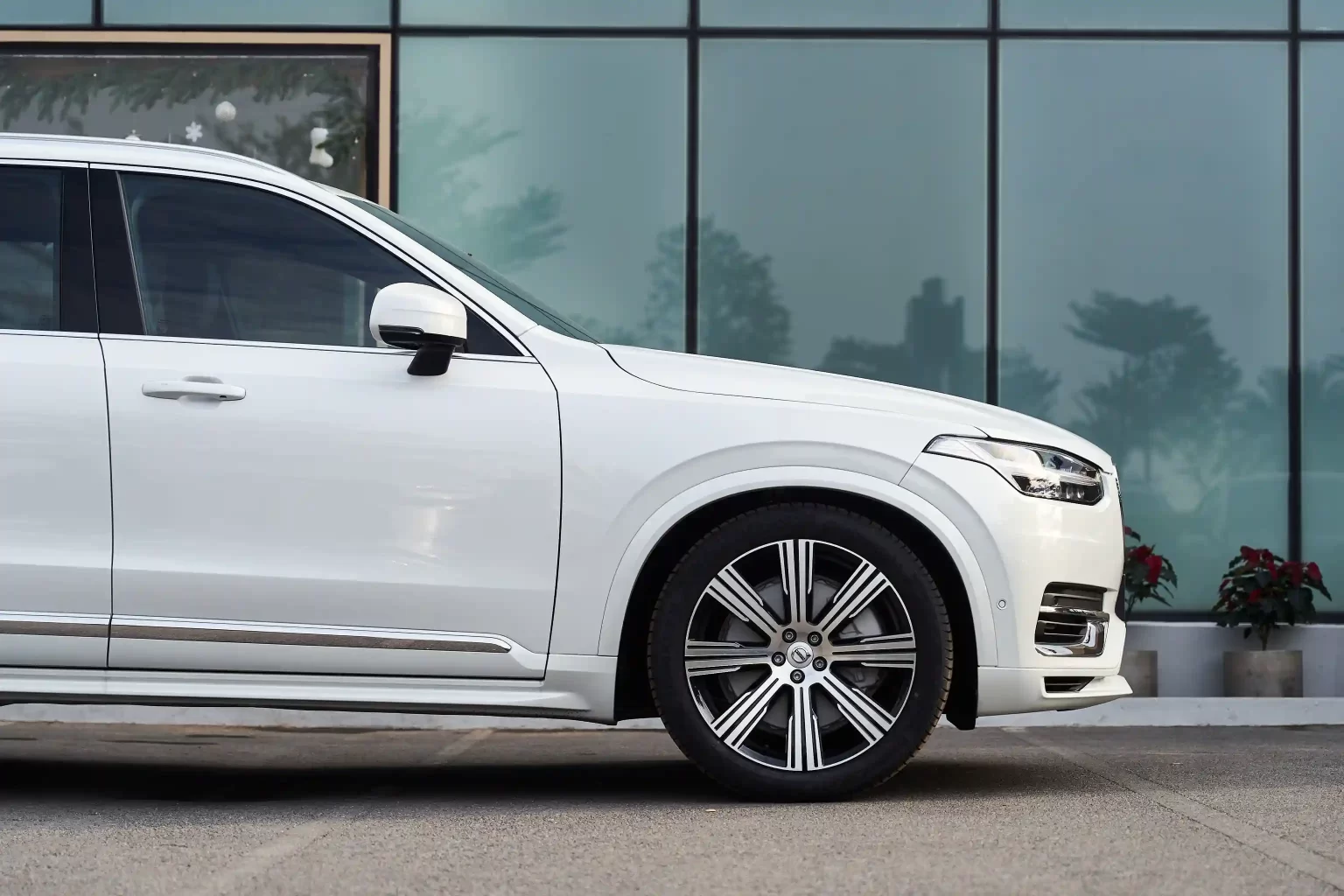 Xe Volvo XC90 Plug-in Hybrid Có Gì Nổi Bật?
