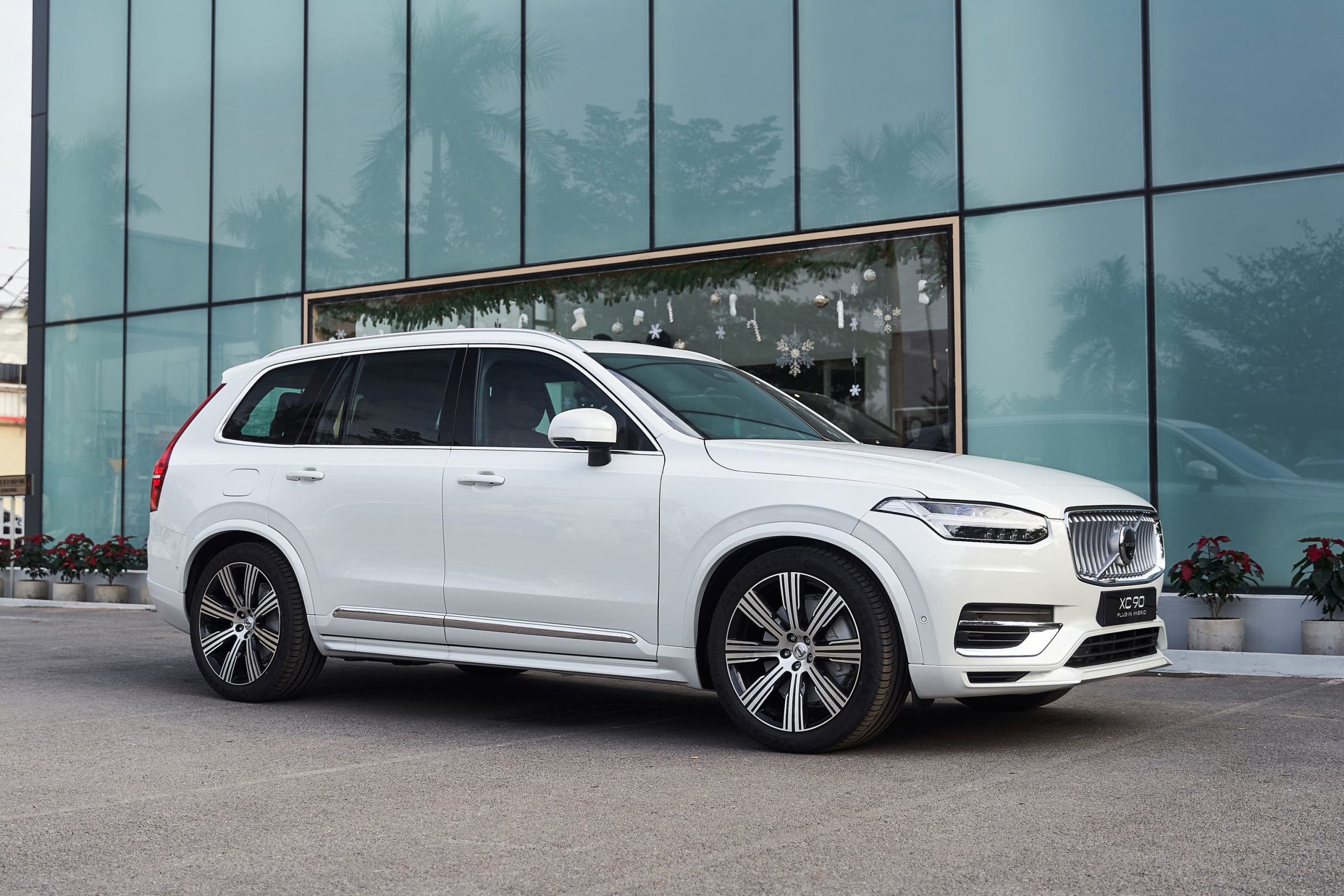Xe Volvo XC90 Plug-in Hybrid Có Gì Nổi Bật?
