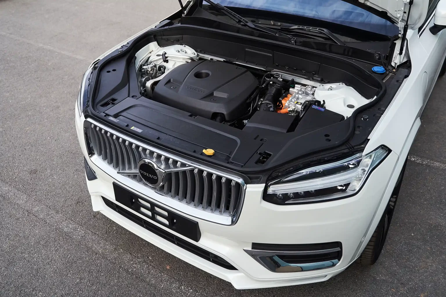 Xe Volvo XC90 Plug-in Hybrid Có Gì Nổi Bật?