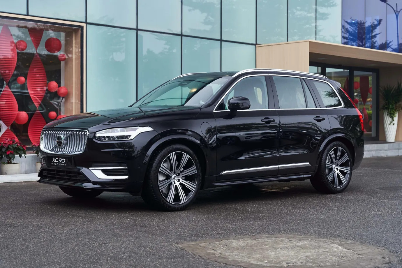 Giá xe Volvo XC90 Plug-in Hybrid mới nhất 2026 kèm chi phí lăn bánh