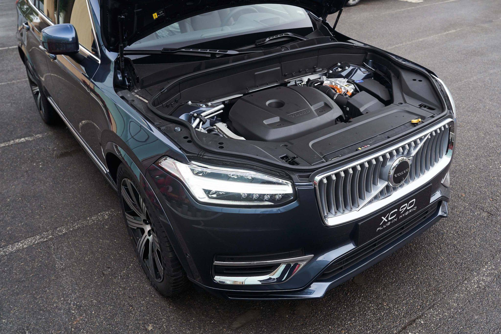 Giá xe Volvo XC90 Plug-in Hybrid mới nhất 2026 kèm chi phí lăn bánh